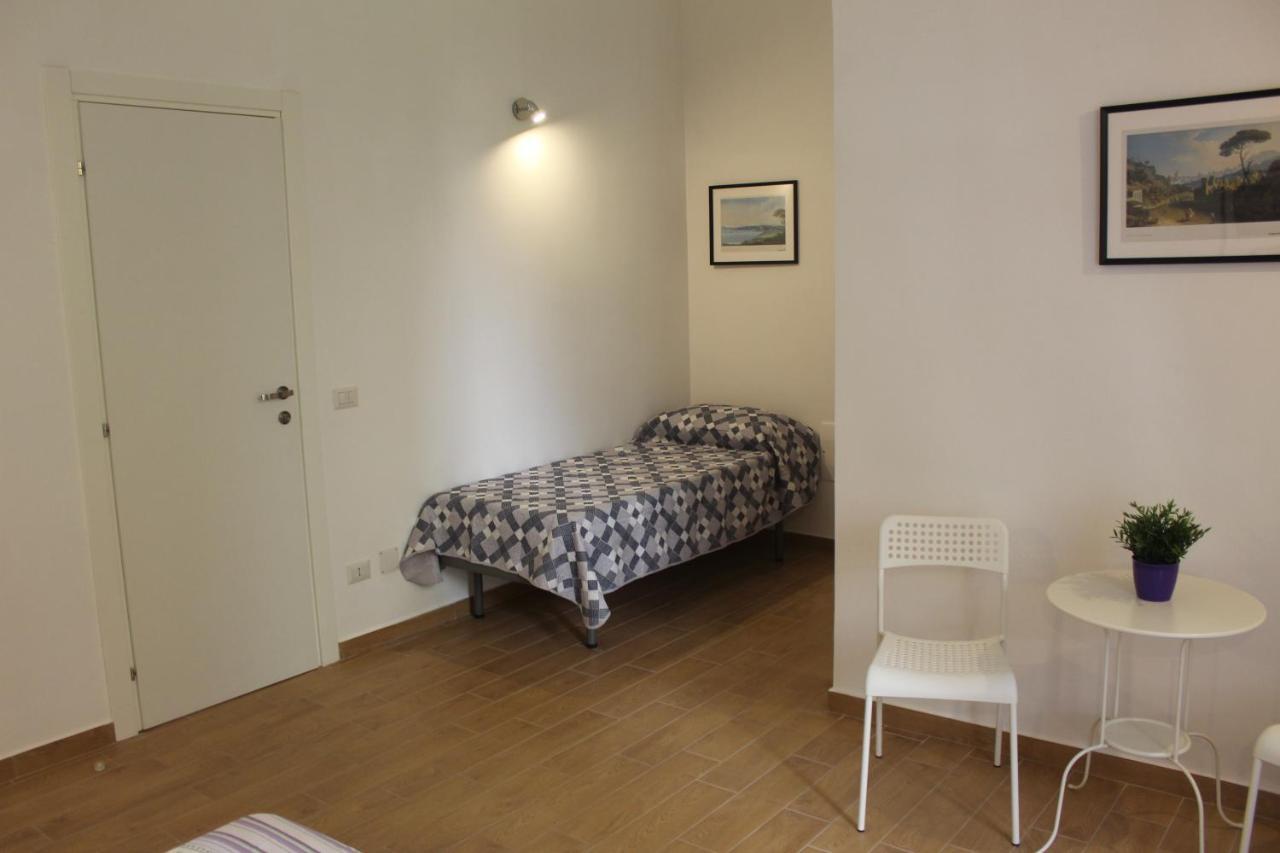 Bed and Breakfast Casa Laura Oliva Mancini Nápoles Exterior foto