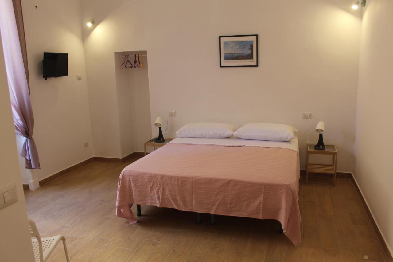 Bed and Breakfast Casa Laura Oliva Mancini Nápoles Exterior foto
