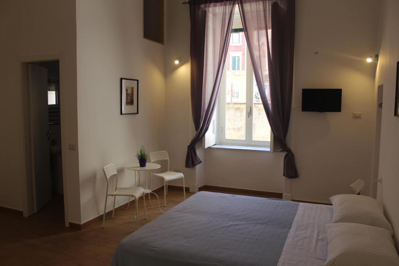 Bed and Breakfast Casa Laura Oliva Mancini Nápoles Exterior foto