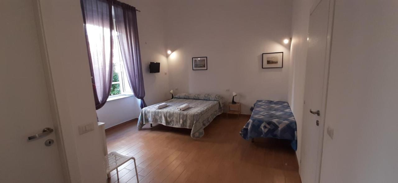 Bed and Breakfast Casa Laura Oliva Mancini Nápoles Exterior foto