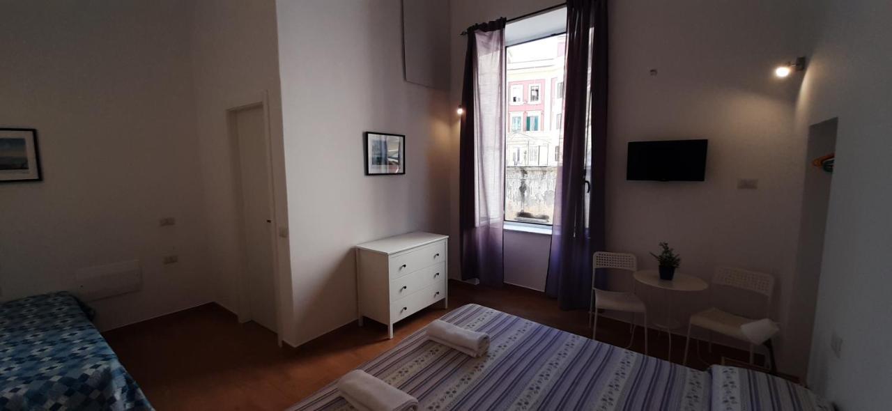 Bed and Breakfast Casa Laura Oliva Mancini Nápoles Exterior foto
