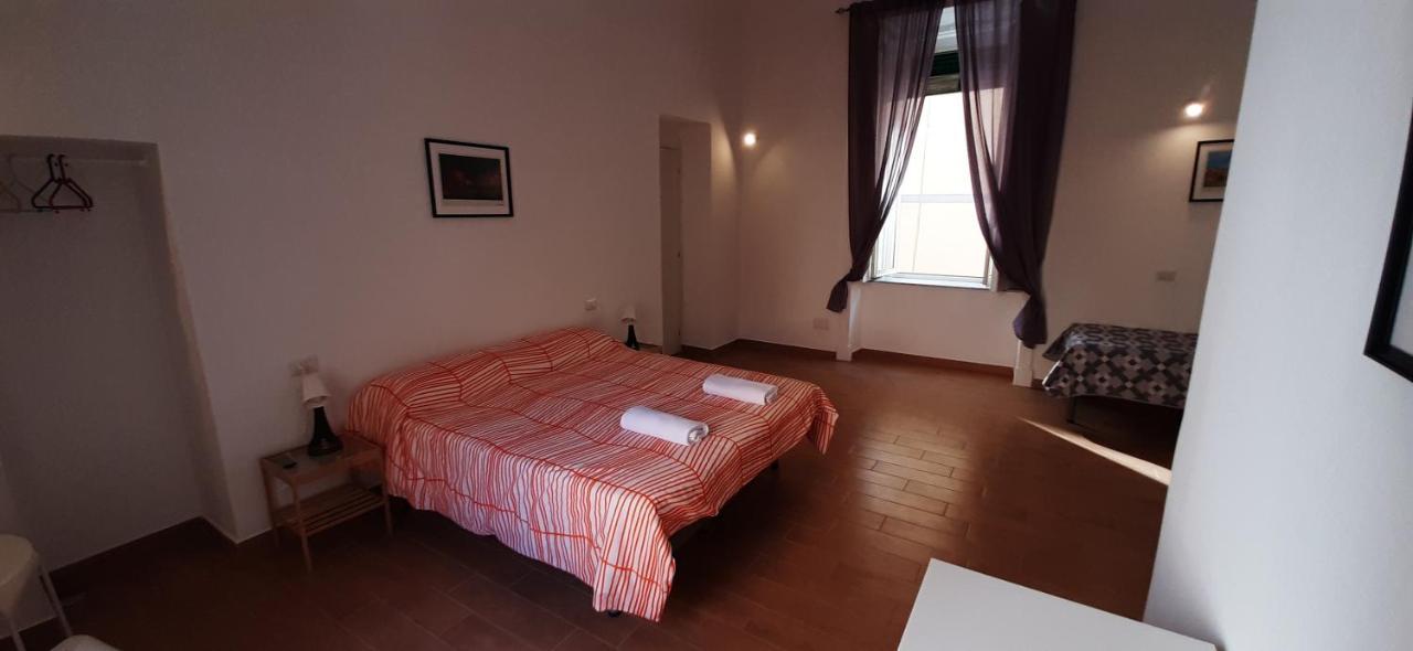 Bed and Breakfast Casa Laura Oliva Mancini Nápoles Exterior foto