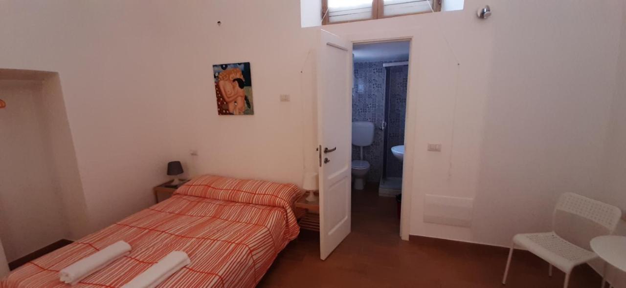 Bed and Breakfast Casa Laura Oliva Mancini Nápoles Exterior foto