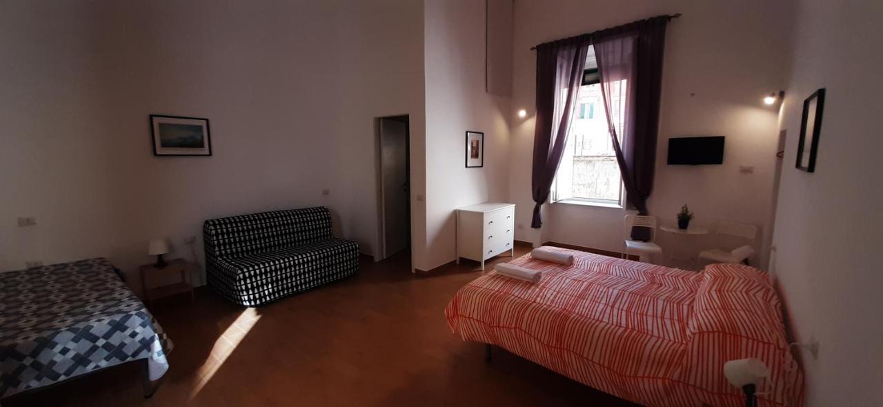 Bed and Breakfast Casa Laura Oliva Mancini Nápoles Exterior foto
