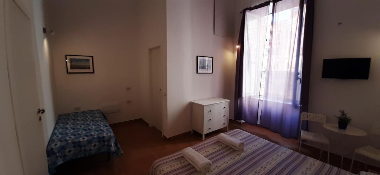 Bed and Breakfast Casa Laura Oliva Mancini Nápoles Exterior foto
